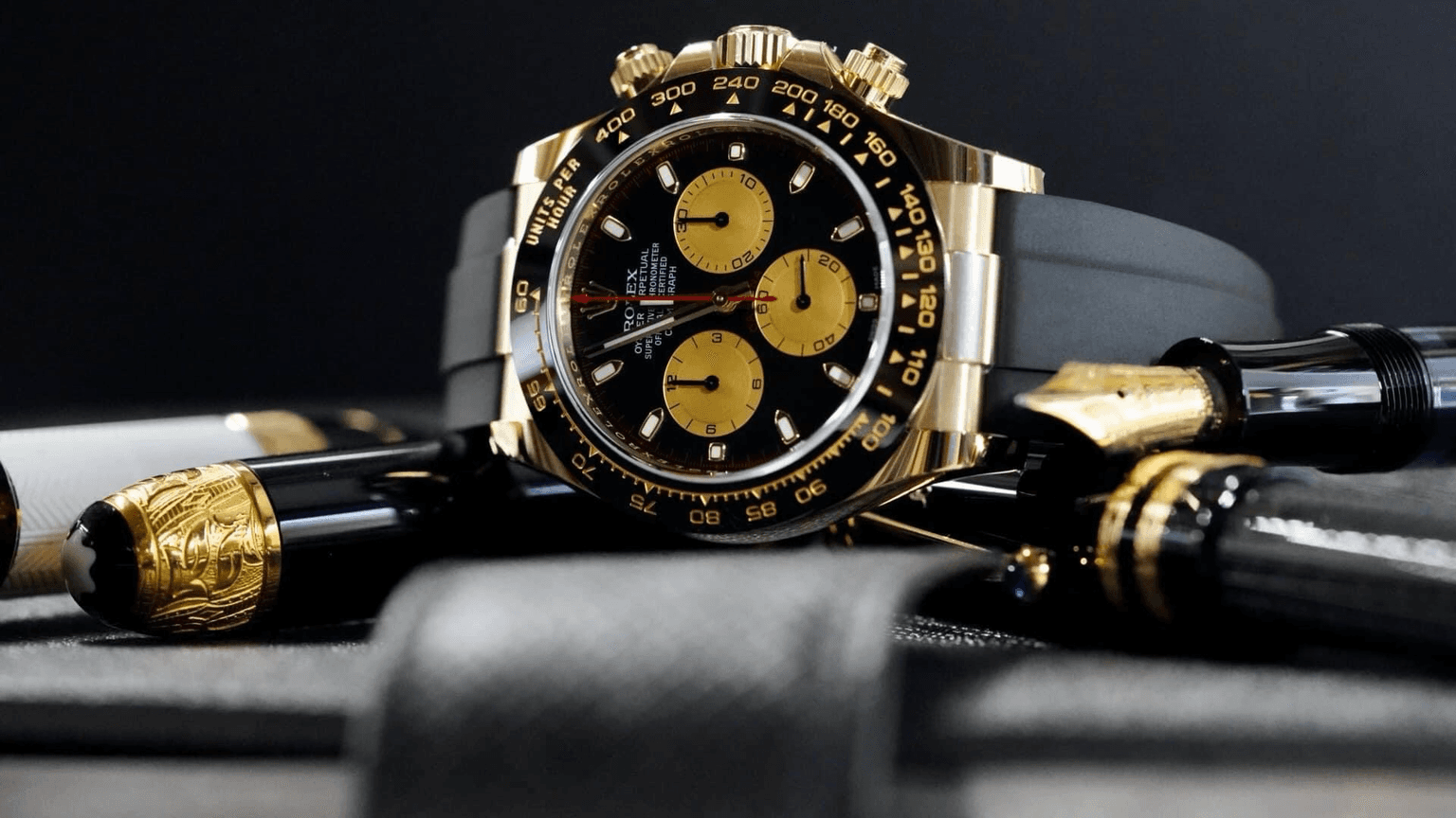 Watchmaker tools and workshop